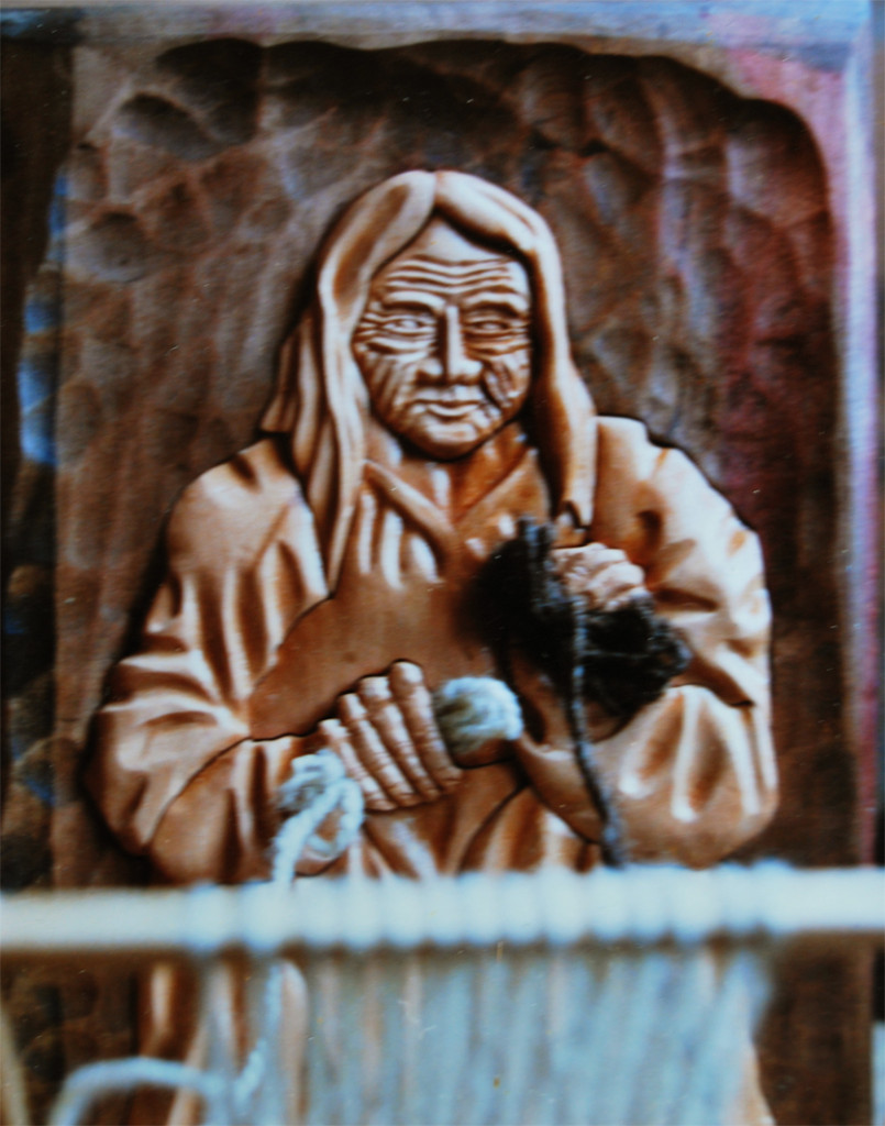 tejedora en telar----