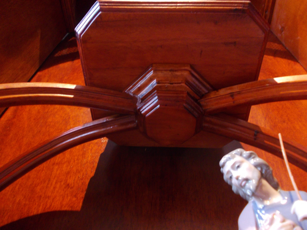 Vista principal de la base de Jesús de Praga mirada desde el Nacimiento