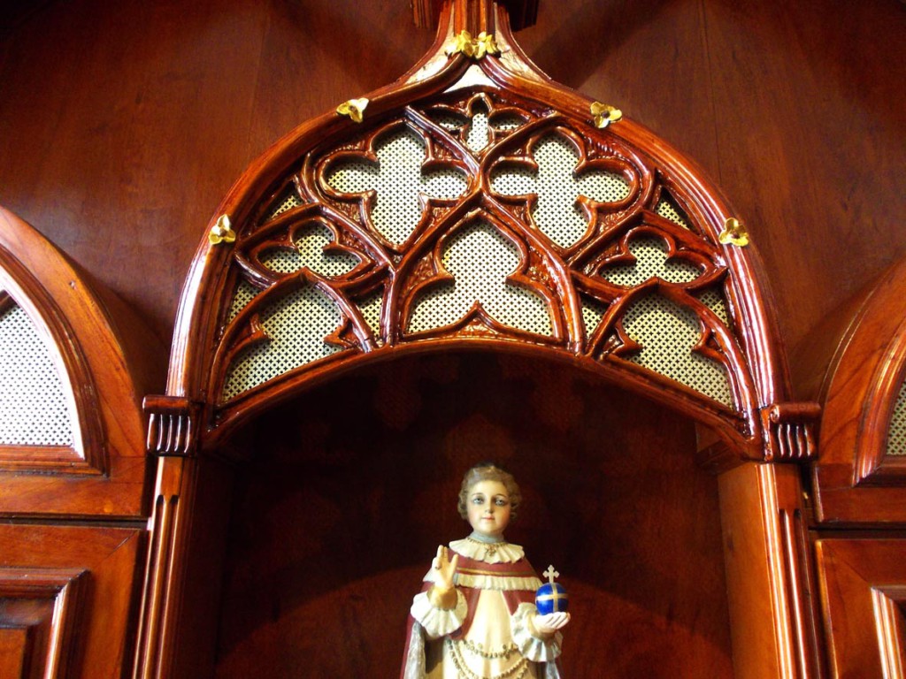 Hornacina central-Rosetón y Jesús de Praga 2